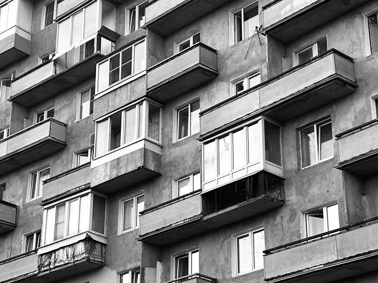 Бастрыкин заинтересовался держащими в страхе жителей дома на Славы мигрантами-нелегалами
