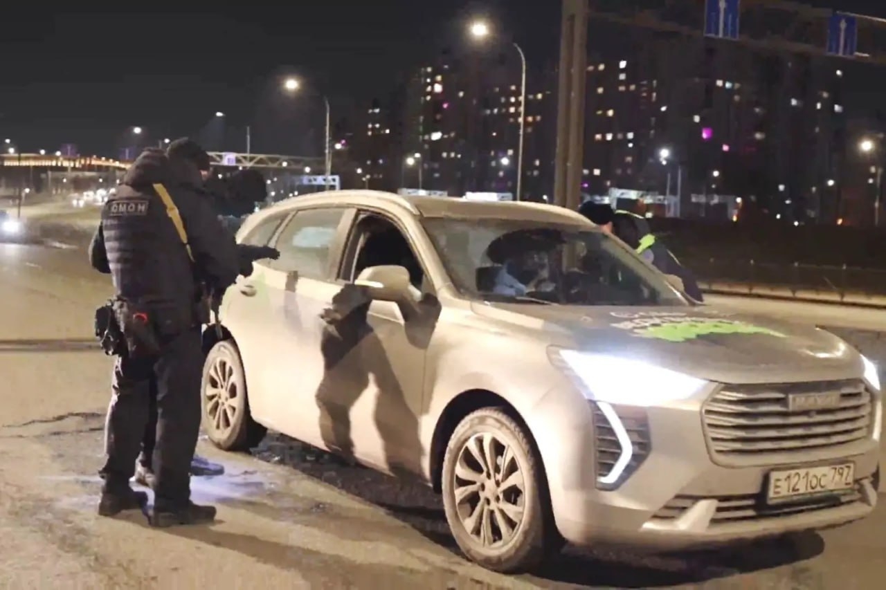 Более 360 человек проверил ОМОН на Васильевском острове