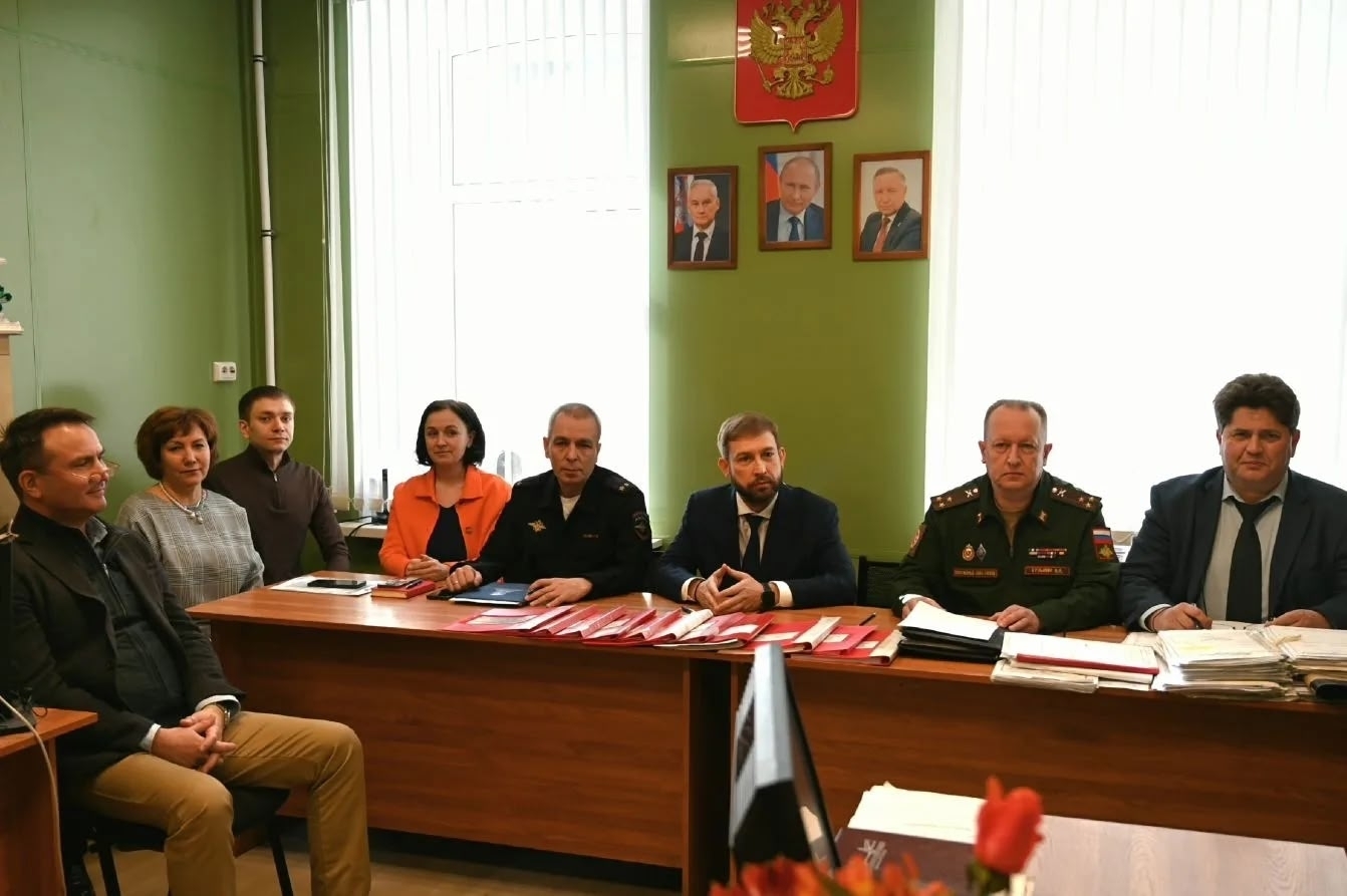 Глава Петроградки Ваньчков принял участие в обсуждениях военного призыва