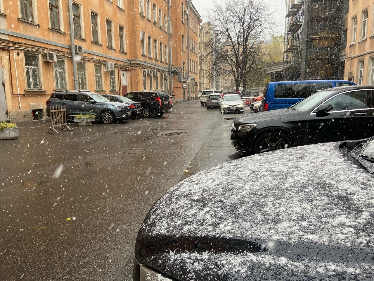Непогода утром 29 апреля стала причиной 19 ДТП в Петербурге