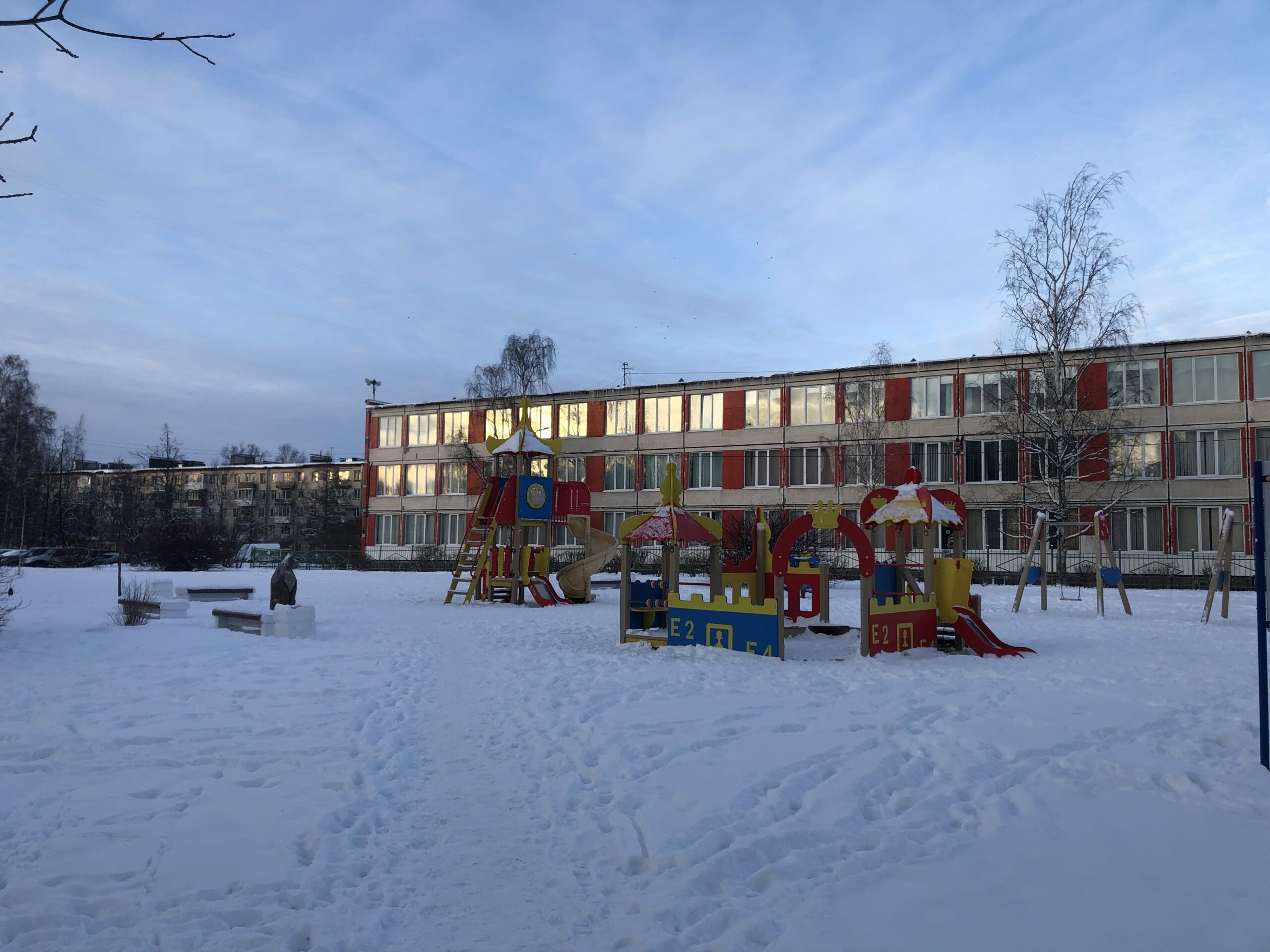 Подросток ударил одноклассника молотком по голове в школе Петербурга: СК и прокуратура проводят проверку
