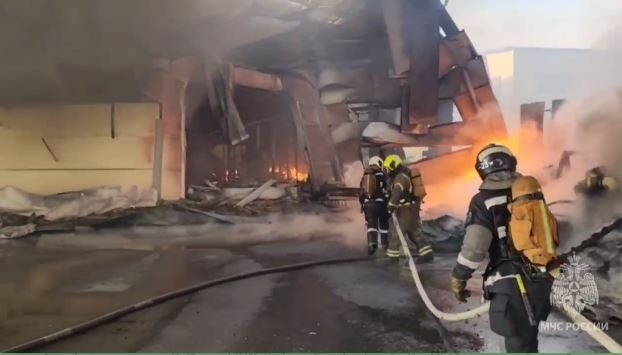 Прокуратура проводит проверку из-за пожара в ангаре на Маршала Новикова