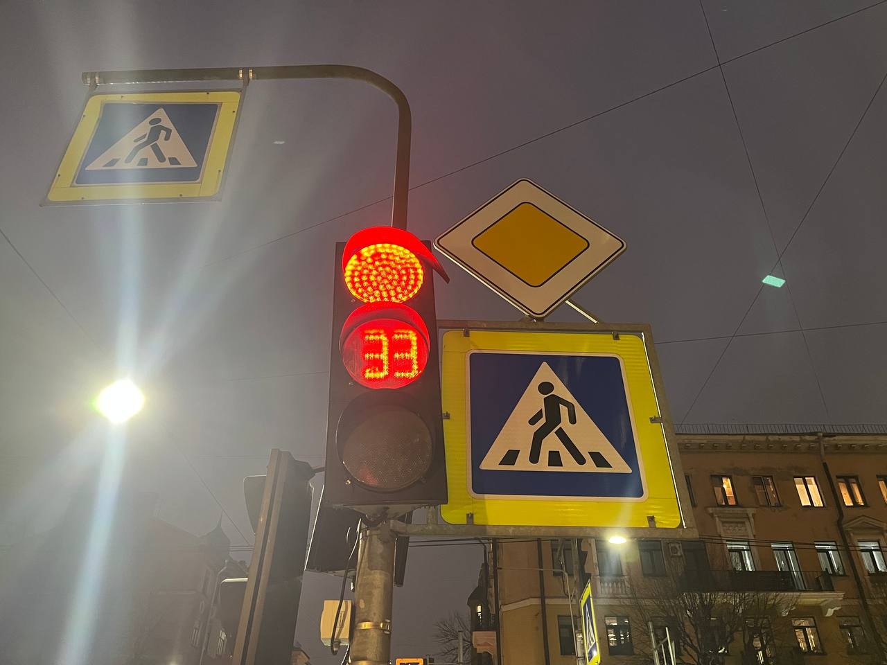 В Петербурге 96 лет назад установили первый светофор