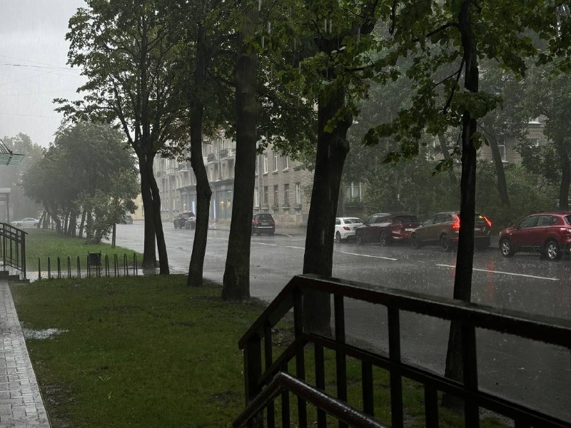 В Петербурге ливень прекратится только в ночь на 10 июня
