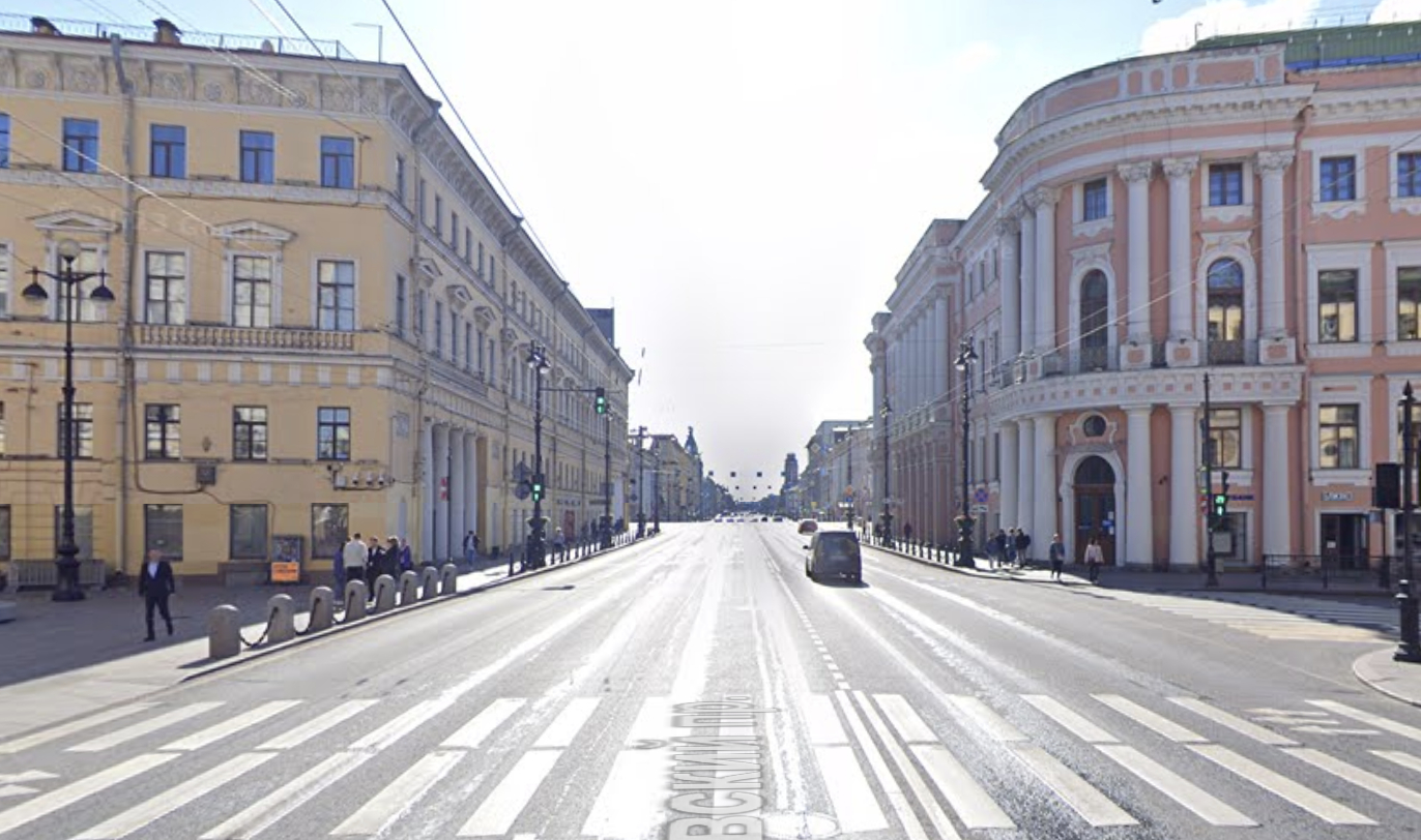 В Петербурге раньше срока открыли Невский проспект с обновленным асфальтом