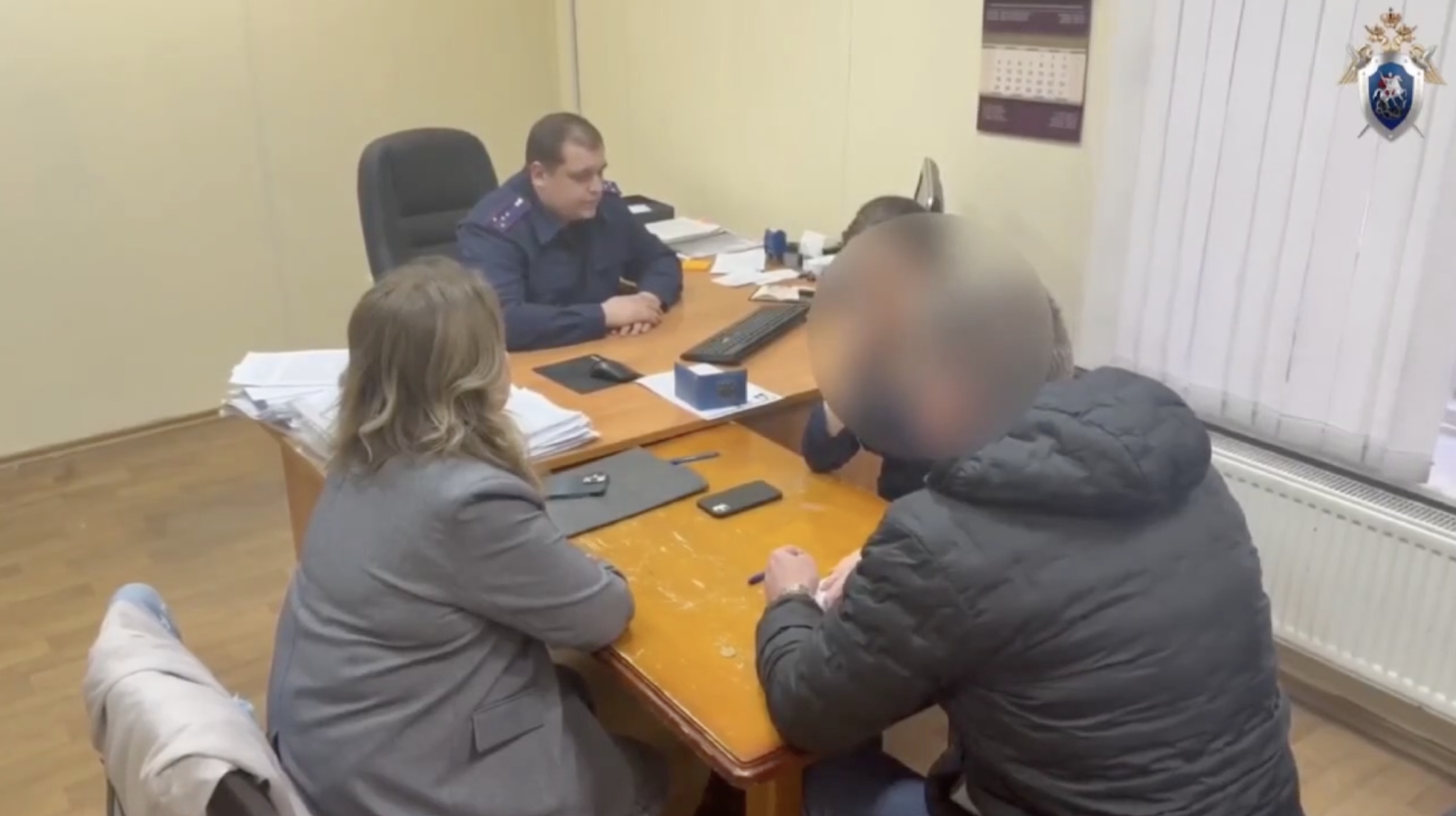 В Петербурге задержали начальника отдела по вопросам миграции за «крышу» на 16 млн рублей